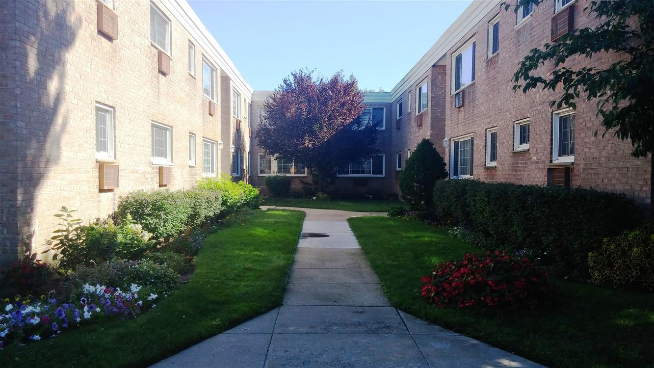 Eagle Rock Apartments at Carle Place in Carle Place, NY | Eagle Rock